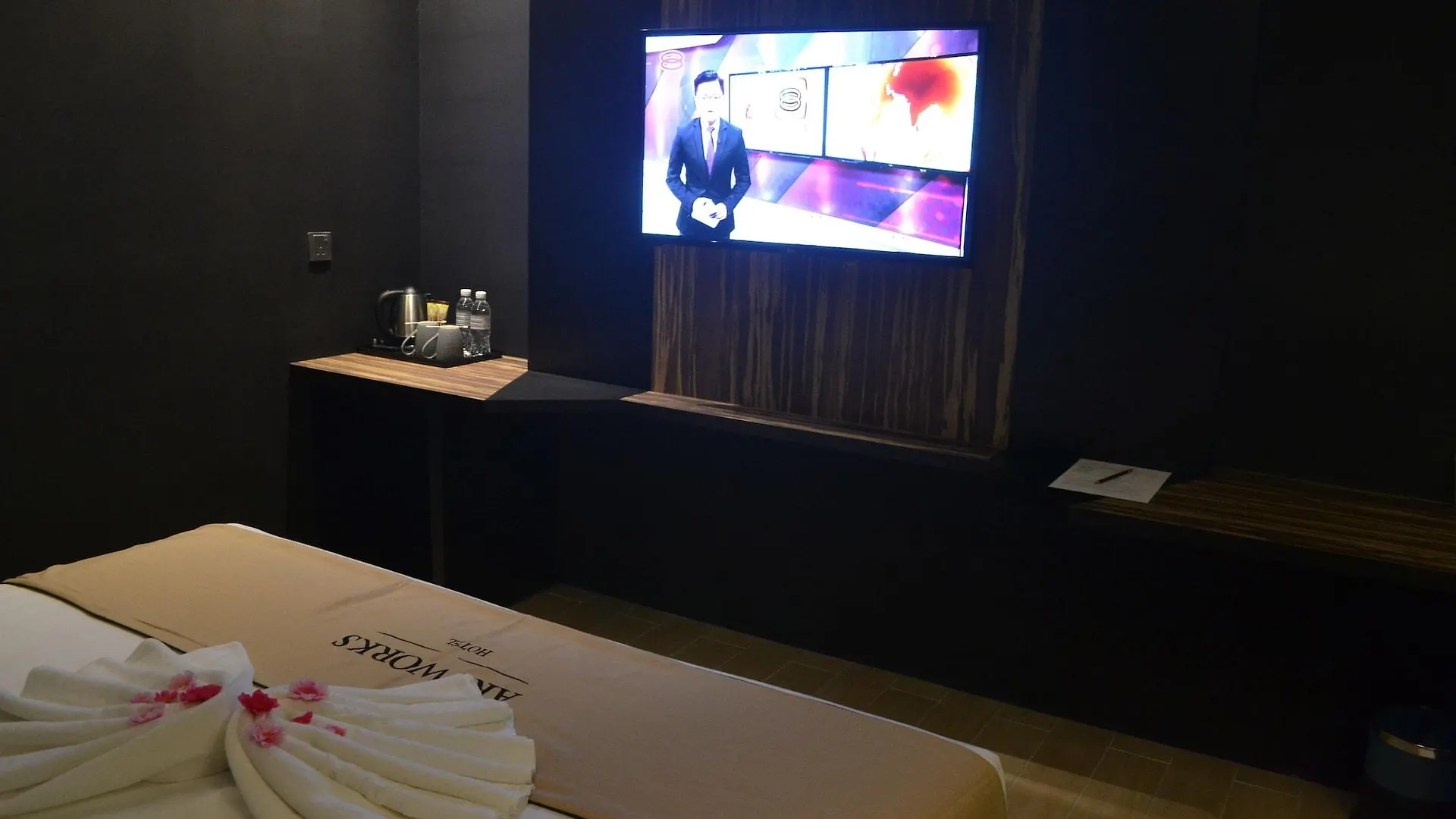 Artworks Hotel איפוה