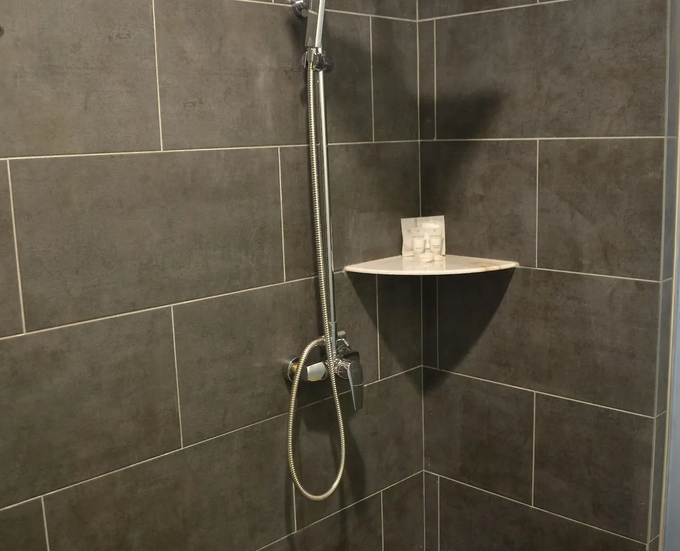 Artworks Hotel איפוה