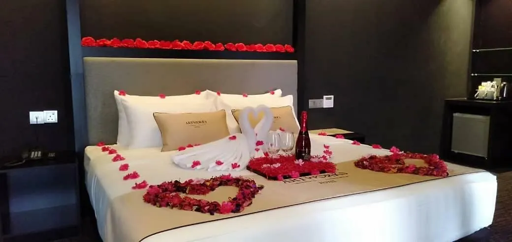 Artworks Hotel Ίπο