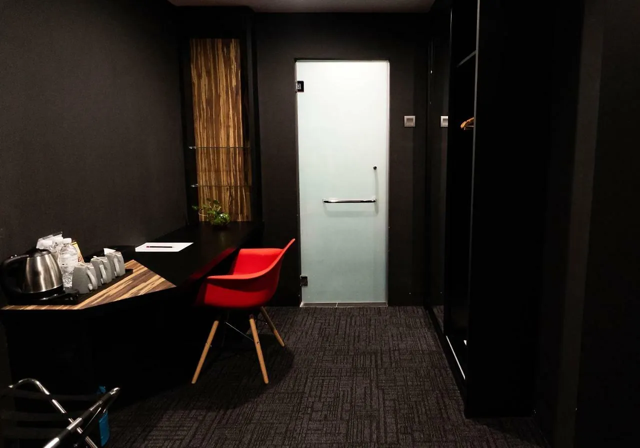 Artworks Hotel Ίπο