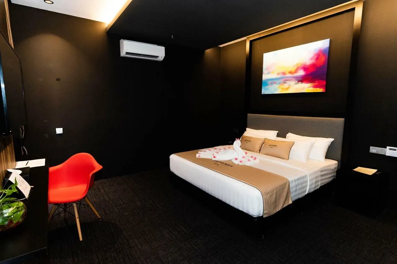 Artworks Hotel Ίπο