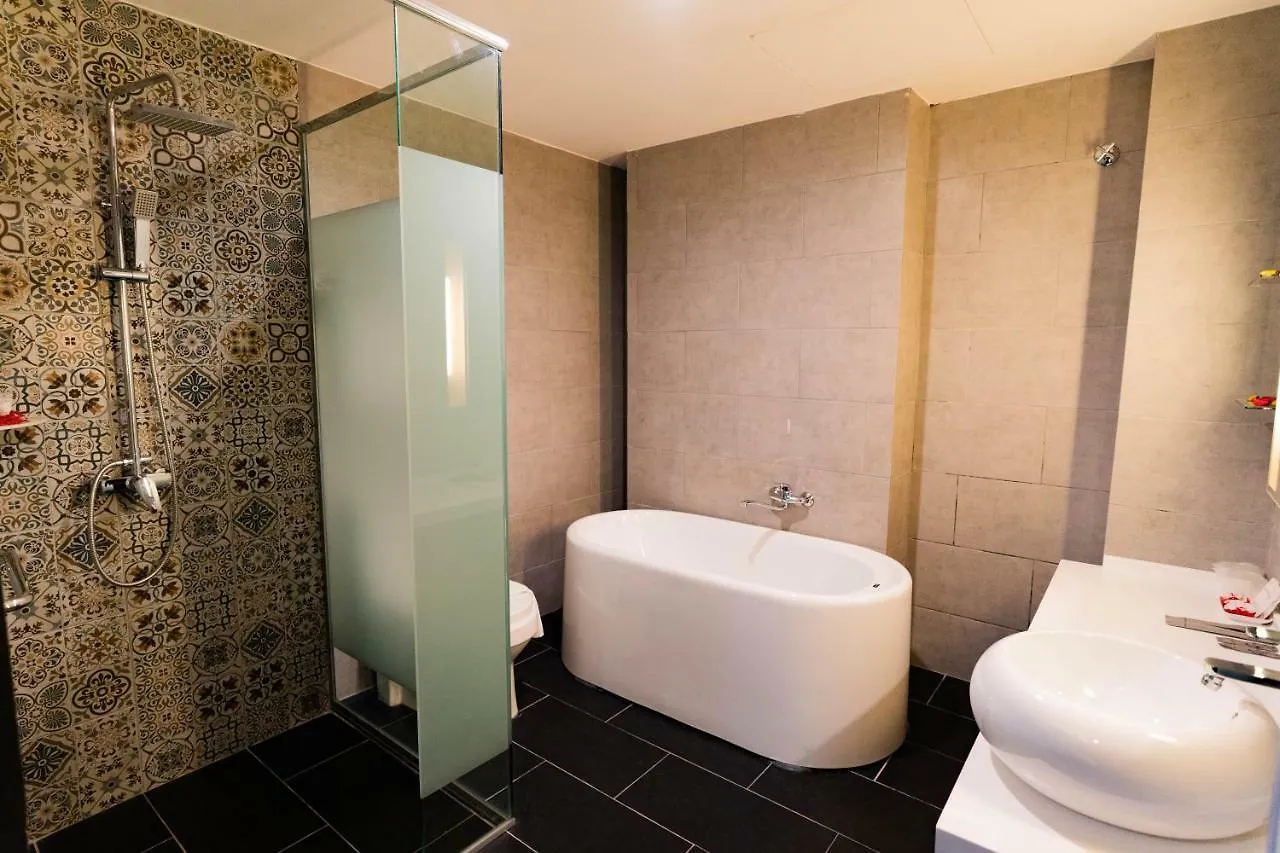 Artworks Hotel Ίπο